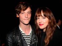Actriţa americană Dakota Johnson s-a despărţit de artistul britanic Matthew Hitt