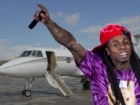 Avionul lui Lil Wayne a aterizat de urgenţă fiindcă rapperul a avut o criză de epilepsie