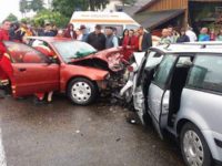 Nouă răniţi într-o tamponare violentă