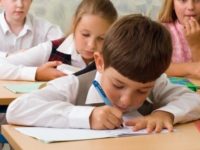 Evaluarea la clasa a II-a a început cu proba scrisă la limba română