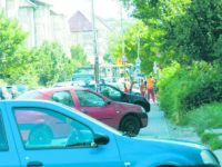 Primăria Suceava înfiinţează o parcare pe trotuarul Şcolii „Ion Creangă”
