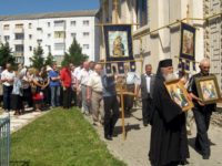 Procesiune cu moaştele Sf. Mucenici Epictet şi Astion