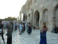 Înainte de deschiderea Congresului Aristotel la Odeonul lui Herodes Atticus, pe Acropole