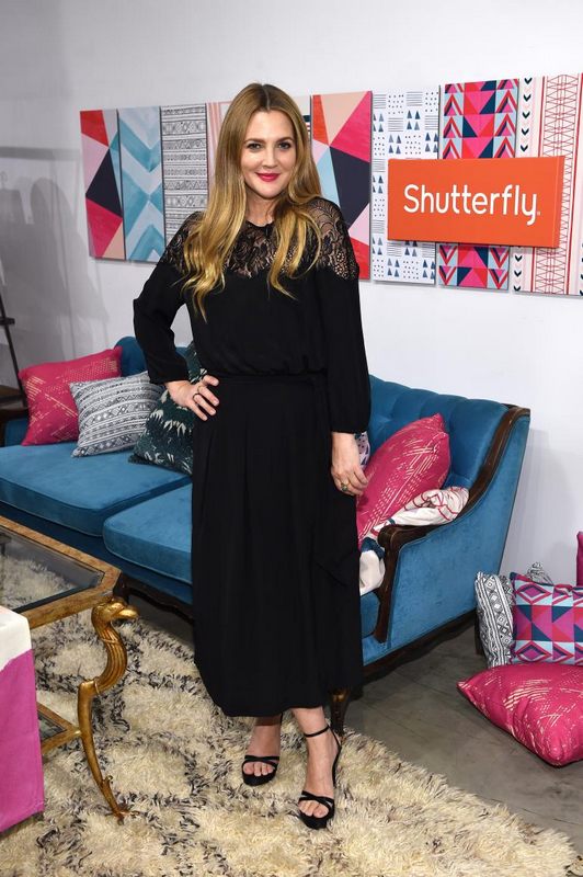 Drew Barrymore surprinde cu o spectaculoasă schimbare de imagine