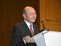 Traian Băsescu vrea să se întoarcă la putere