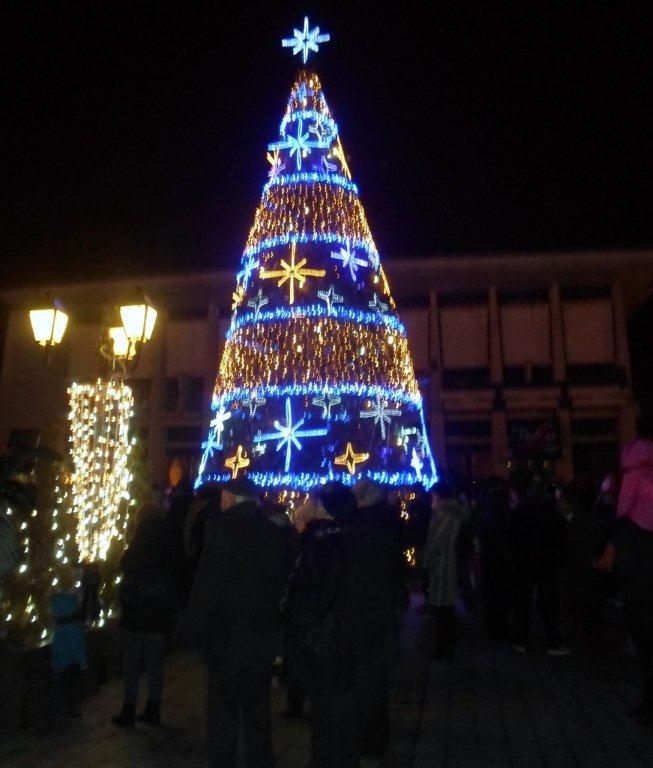 Instalaţiile din bradul de Crăciun vor fi aprinse de Ziua Bucovinei