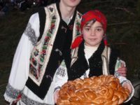 „Sfântă-i brazda plugului”