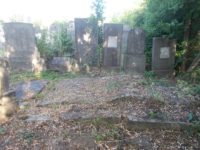 Cele două morminte în care a fost îngropat săpunul german