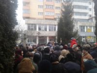 Gerul Bobotezei nu a alungat credincioşii de la Biserică !
