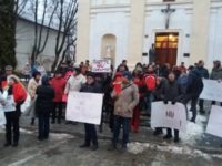 Câteva zeci de suceveni au protestat în faţa Palatului Administrativ faţă de proiectul ordonanţei de graţiere
