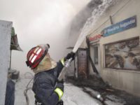 Trei zile de infern, îngheţat şi fierbinte, pentru pompierii suceveni