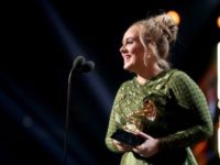 Adele, marea câştigătoare în duelul cu Beyonce