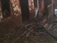 Un individ din Arbore şi-a dat foc la casă