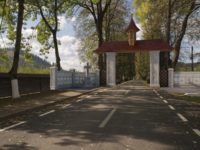 La Putna va fi inaugurat Portalul Memorial „Golgota Neamului – Fântâna Albă”