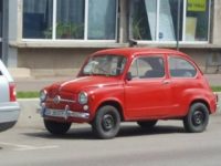 Automobile de epocă expuse de un pasionat al maşinilor istorice