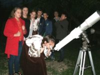 Elevi de la Liceul Tehnologic „Vasile Gherasim” din Marginea au petrecut „Noaptea muzeelor” la colecţia etnografică şi planetariul din Horodnic de Jos