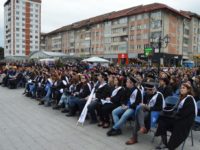 Peste 1.500 de studenţi şi profesori au participat la „Marşul absolvenţilor USV”