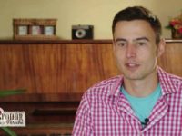 Un tânăr apicultor din Negostina îşi caută perechea