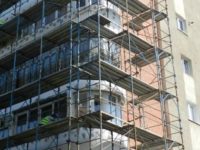 Douăzeci de muncitori fără contract de muncă, prinşi la firmele de construcţii din judeţ