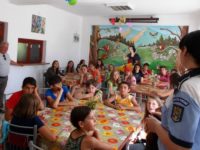 Ministrul Educaţiei, Ecaterina Andronescu, anunţă că nu este de acord cu prelungirea vacanţei şcolare de vară după 9 septembrie