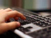 14 localităţi sucevene au câştigat un concurs prin care primesc câte 15.000 de euro pentru a asigura internet gratuit în spaţiile publice