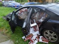 A scăpat de poliţiştii urmăritori, dar a făcut accident