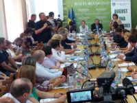 „Este păcat ca atâţia oameni valoroşi să nu-şi găsească locul în România”