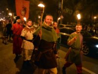 „Parada cu făclii” a deschis Festivalul de Artă Medievală