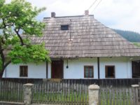 Ateliere practice pentru reabilitarea şi mutarea unei case tradiţionale
