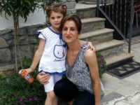 O suceveancă şi-a înjunghiat mortal fiica de şase ani şi s-a sinucis în Italia