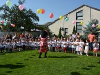 Peste 113.000 de preşcolari şi elevi suceveni au început anul de învăţământ 2017-2018