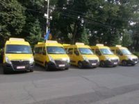 Transportul elevilor suceveni se face cu microbuze şcolare vechi