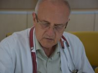 Starea de sănătate a soţiei preotului Petru Gavril se menţine pe un trend „uşor pozitiv”