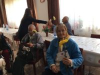 O echipă de specialiști oferă consiliere psihologică și sprijin emoțional la Telefonul Vârstnicului