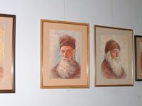„Chipuri în timp – inocenţă şi înţelepciune”