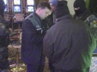 Razie cu sute de poliţişti prin barurile şi cluburile din judeţ