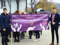 Marş antiviolenţă la Marginea