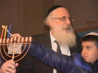 Evreii suceveni au celebrat miracolul luminii de Hanuka