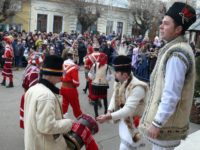 S-au împuţinat urătorii