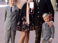 Soţia lui Rod Stewart, diagnosticată cu dislexie la vârsta de 46 de ani