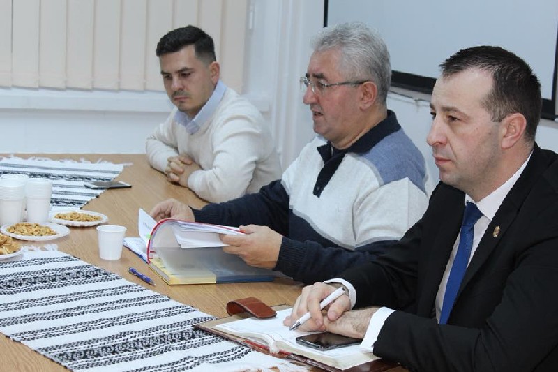 Interes scăzut al locuitorilor din Obcini şi George Enescu pentru şedinţele publice de dezbatere a bugetului local