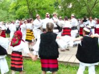 Ansamblul Folcloric Călineştenii Ţării Maramureşului