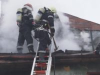 Într-o oră, incendii la o firmă de prelucrare a lemnului din Marginea şi la o alta de dezmembrări auto din Rădăuţi