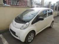 Românii sunt printre cei mai deschişi europeni la ideea de a achiziţiona autovehicule electrice