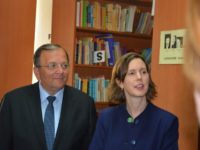 După „Raftul american” de cărţi vreau să vorbim într-o zi de investiţii americane la Suceava