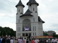 Noua catedrală din Fălticeni a fost sfinţită