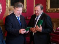 Primarul Vienei, dr. Michael Ludwig, a primit Distincţia „Meritul Bucovinei”