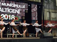 Folclor românesc şi bucurie fără graniţe a reîntâlnirii