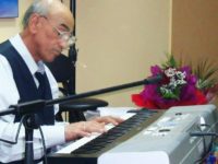 Muzician de poveste, Dragoş Bidirel este „ultimul mohican” al saloanelor şi restaurantelor cu ştaif din Suceava