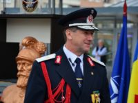 Viaţa presupune să o iei în piept, nu să te ascunzi şi să o laşi să treacă pe lângă tine